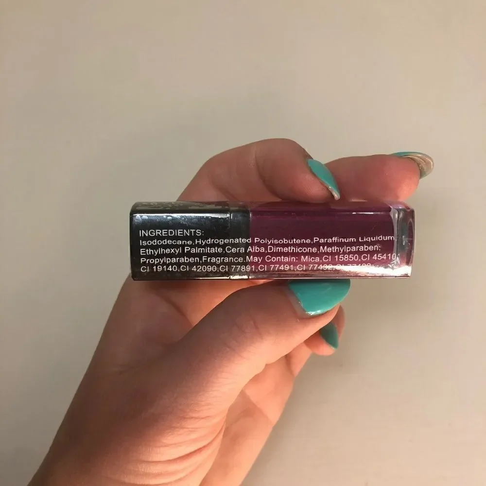 Star looks Royalty matte lip paint